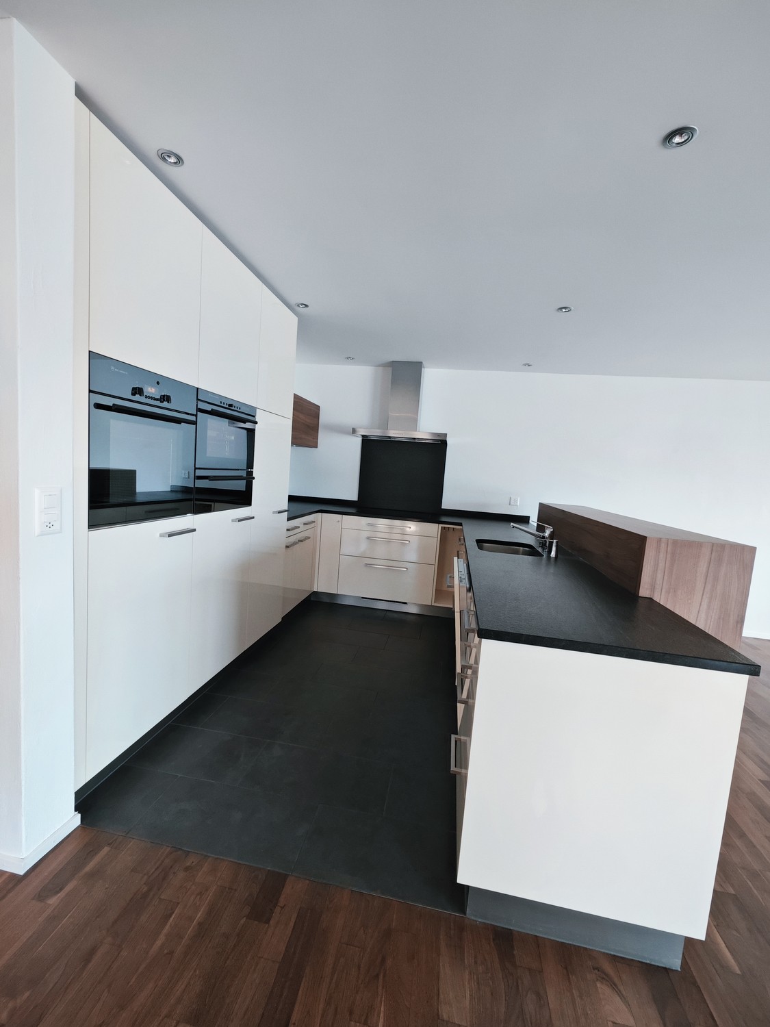 5 ½ rooms apartment, photo 2 of 9