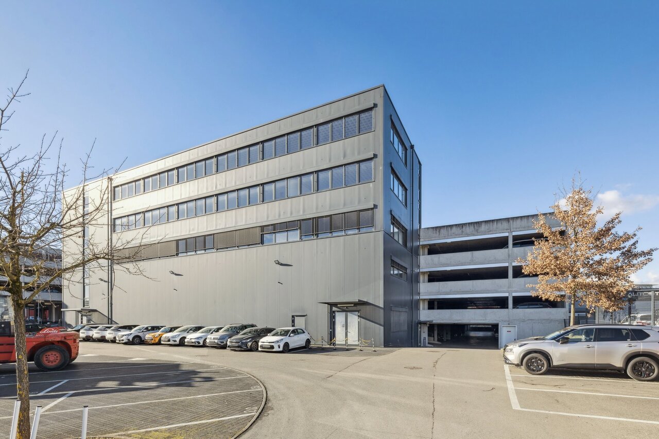 460m² office