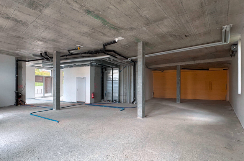 241m² commercial, photo 2 of 6