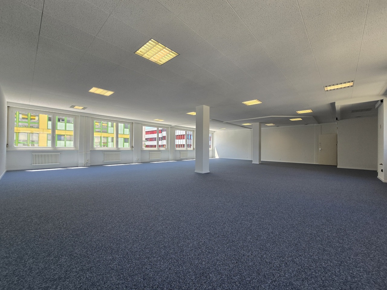 237m² office, photo 3 of 7
