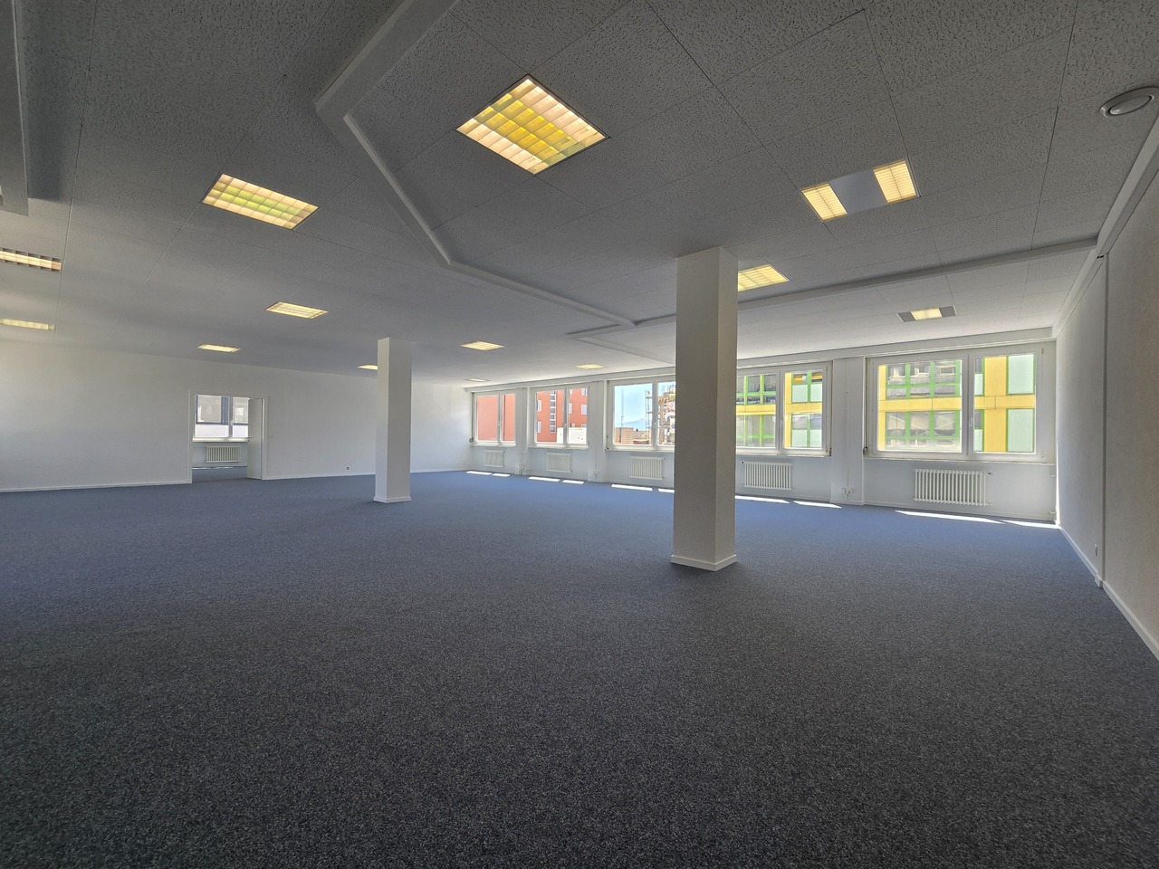 237m² office, photo 2 of 7
