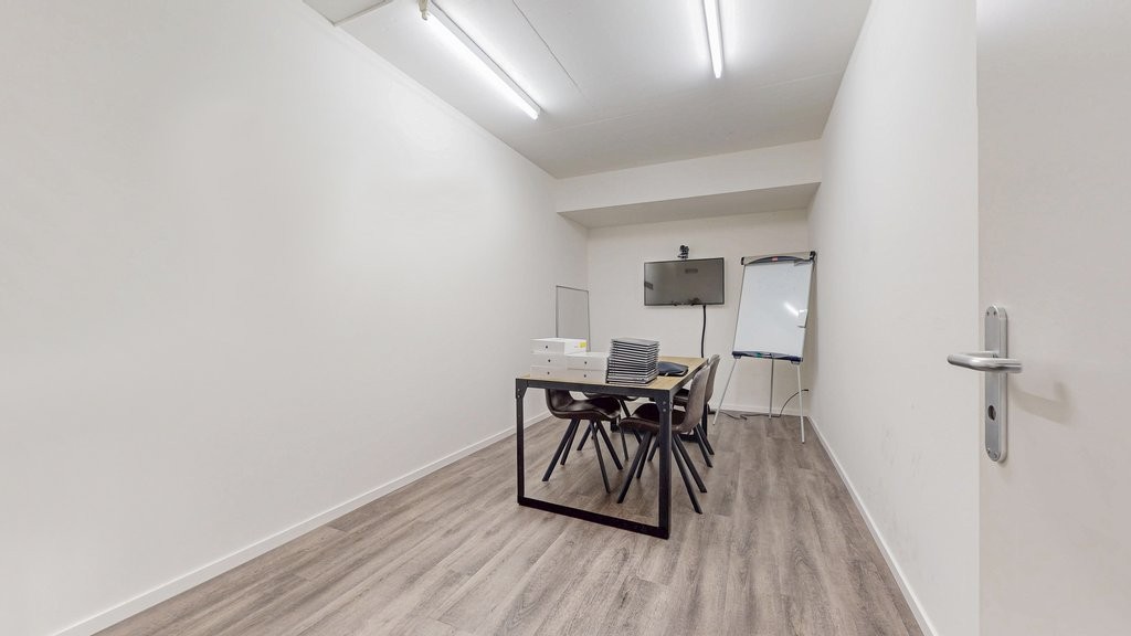 178m² office, photo 3 of 10