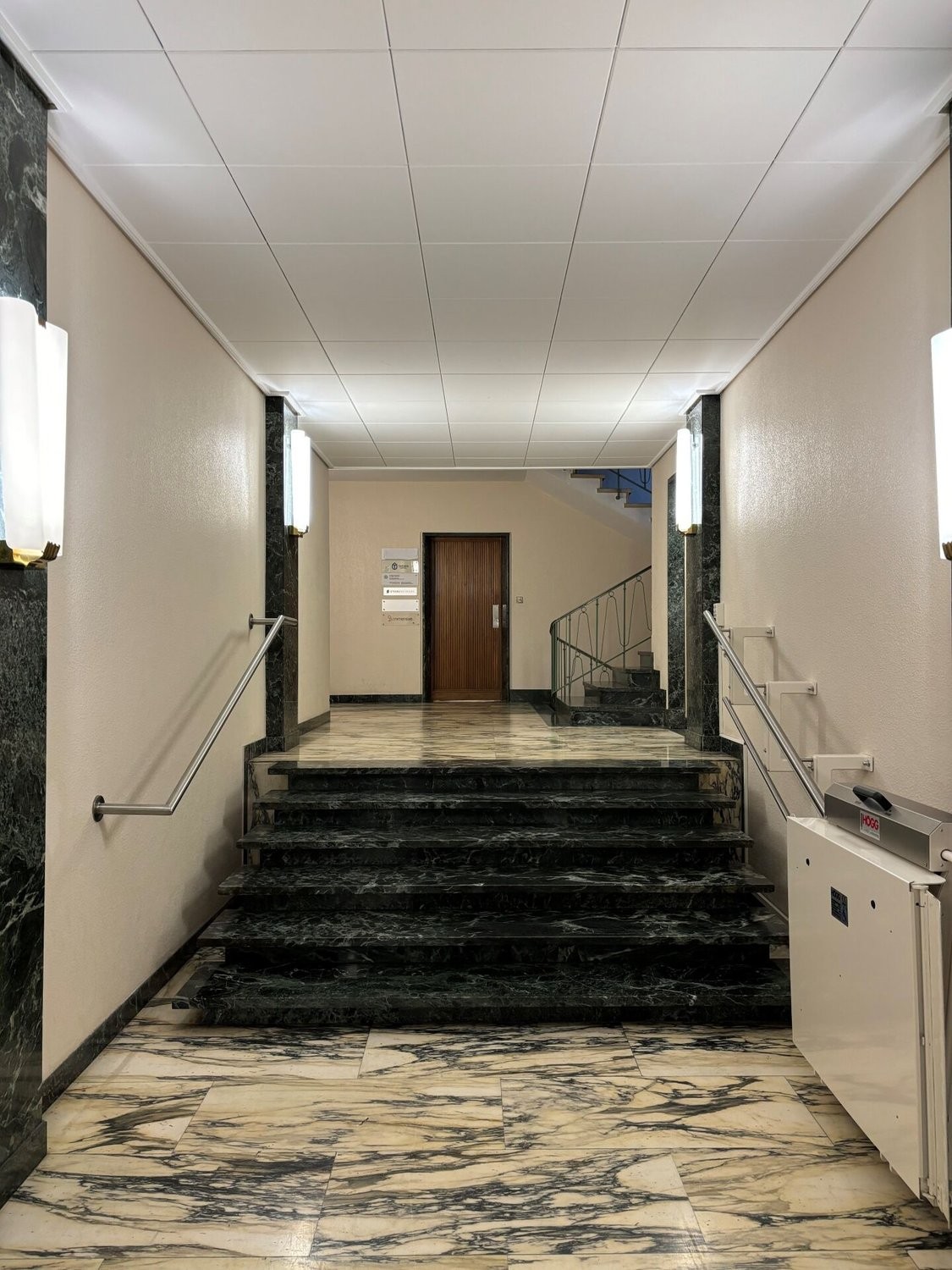 238m² office, photo 8 of 9