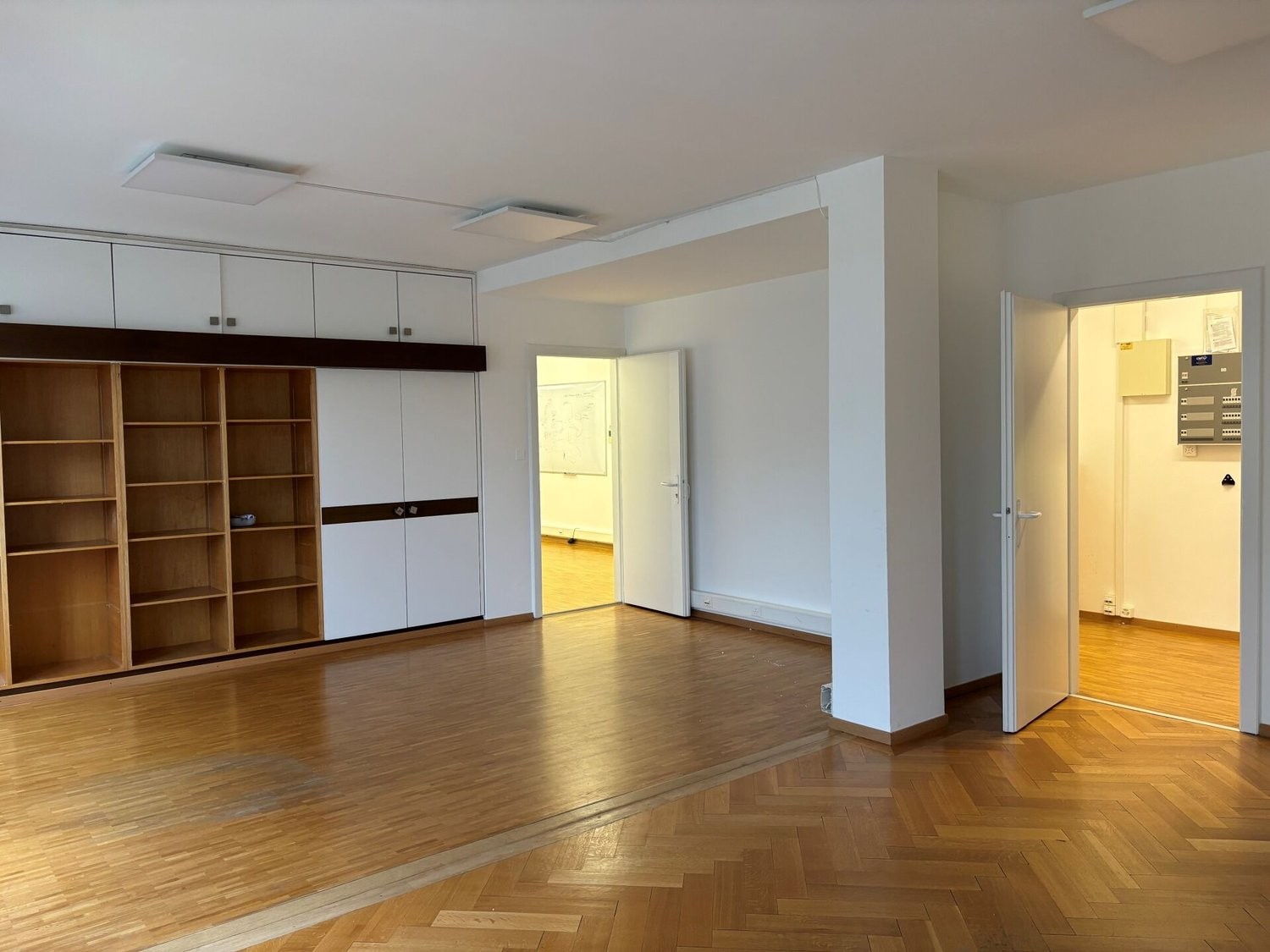 238m² office, photo 6 of 9