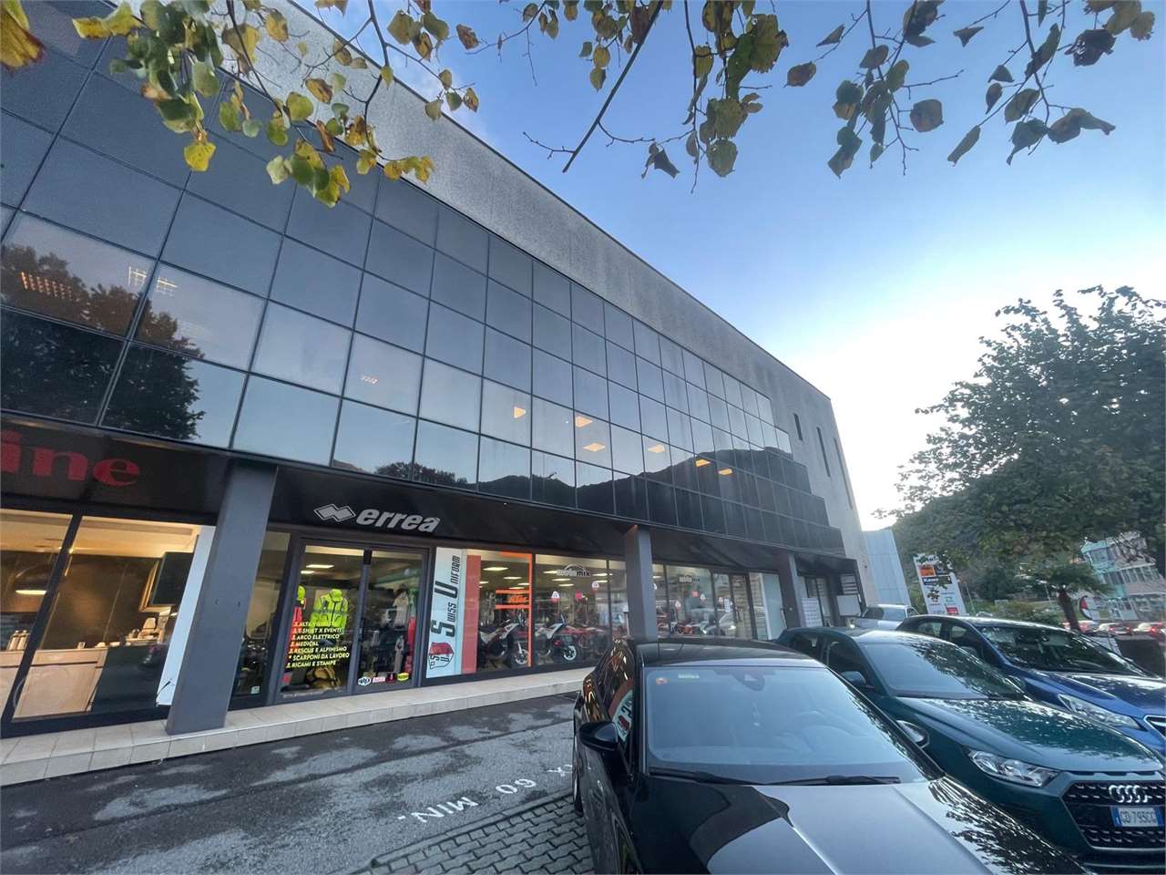 Shop, photo 6 of 10