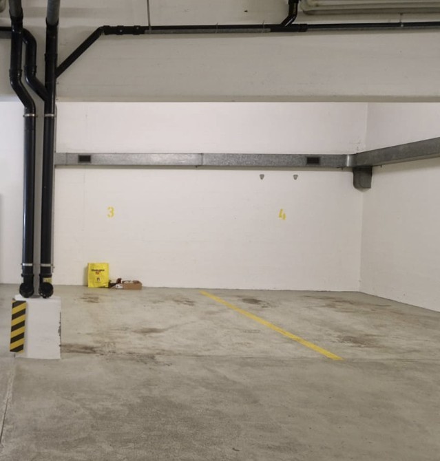 Single garage, photo 2 of 3