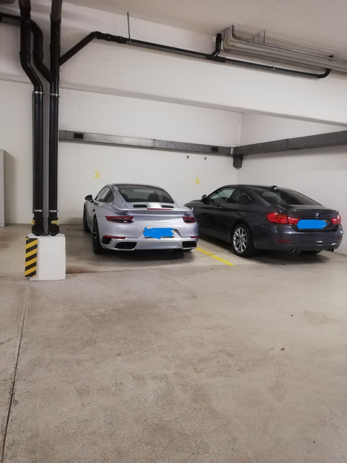 Single garage, photo 1 of 3