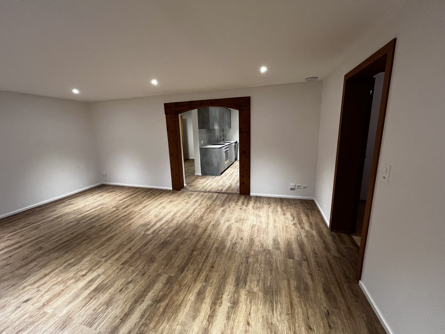5 rooms apartment, photo 1 of 10
