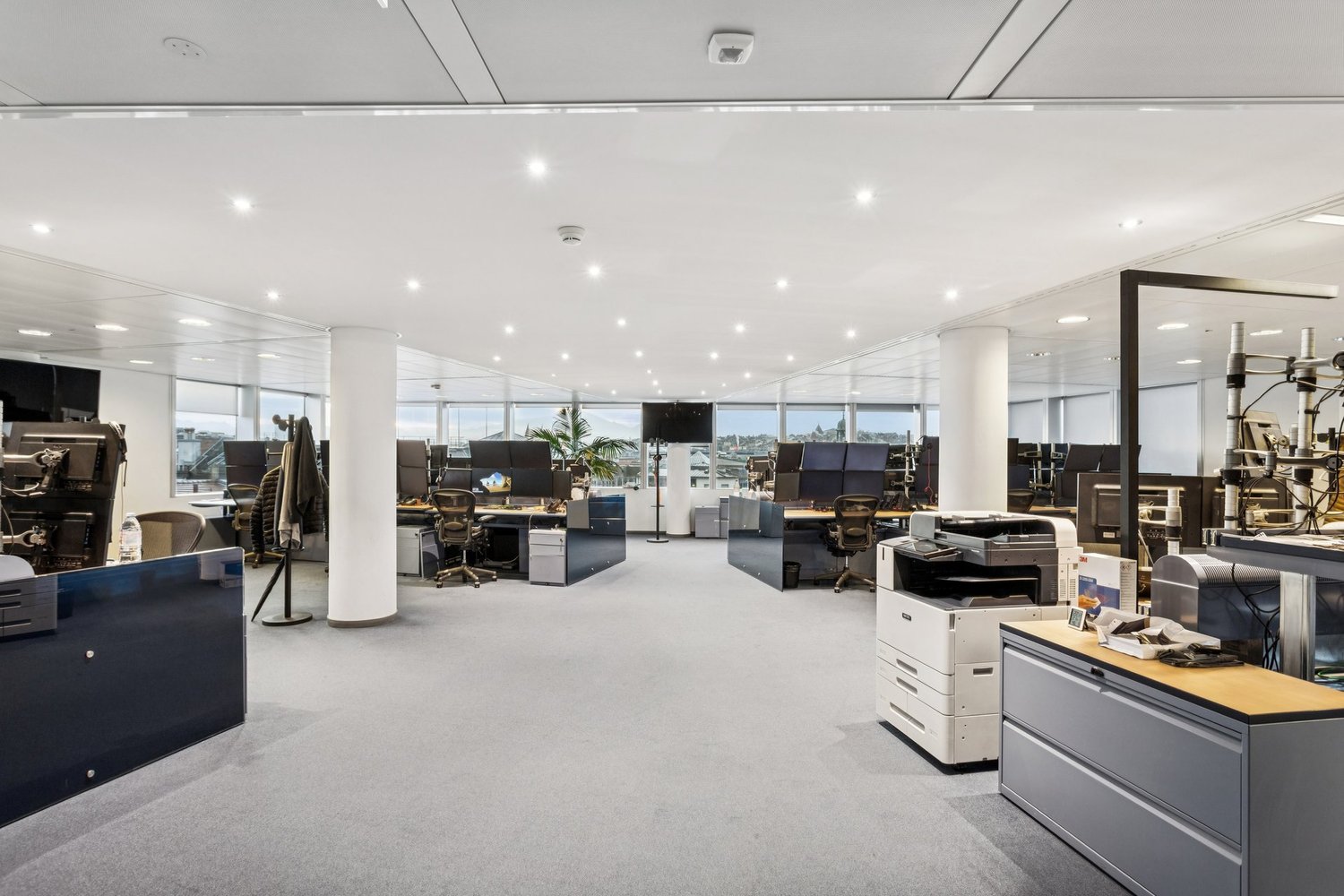 913m² office, photo 4 of 10