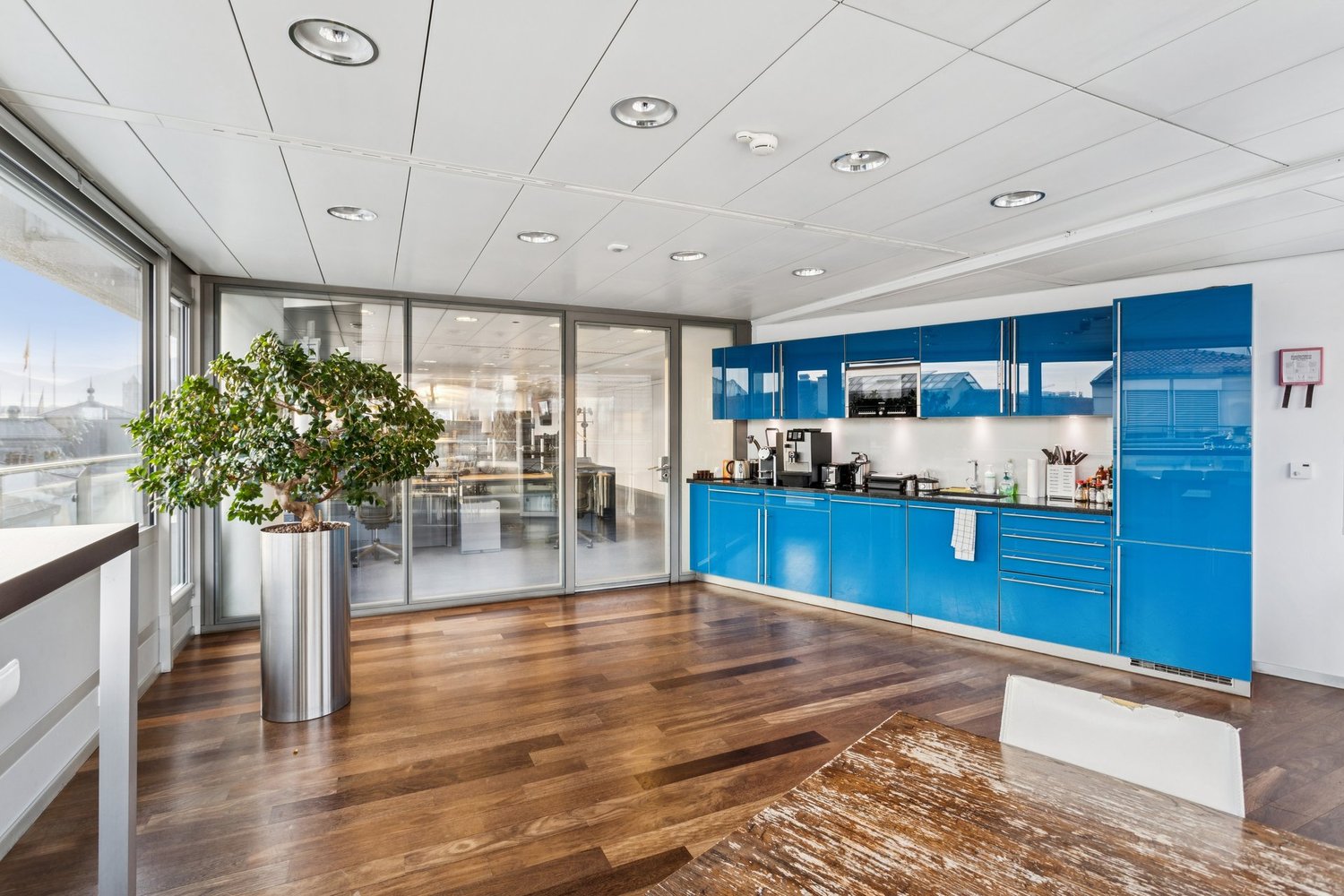 913m² office, photo 6 of 10