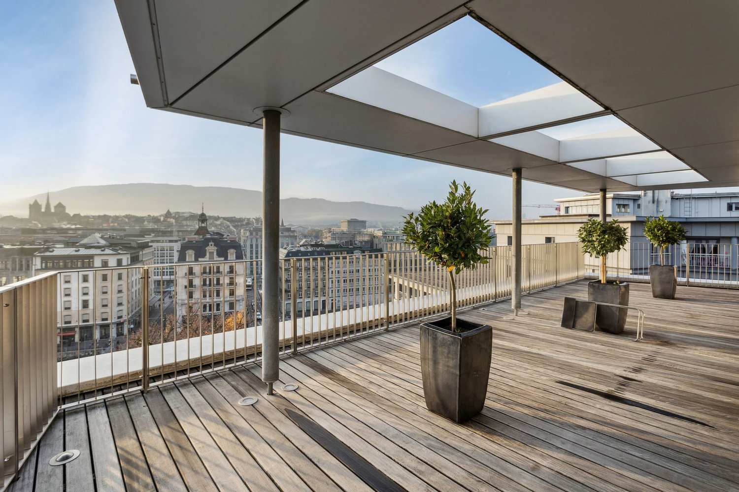 913m² office, photo 1 of 10