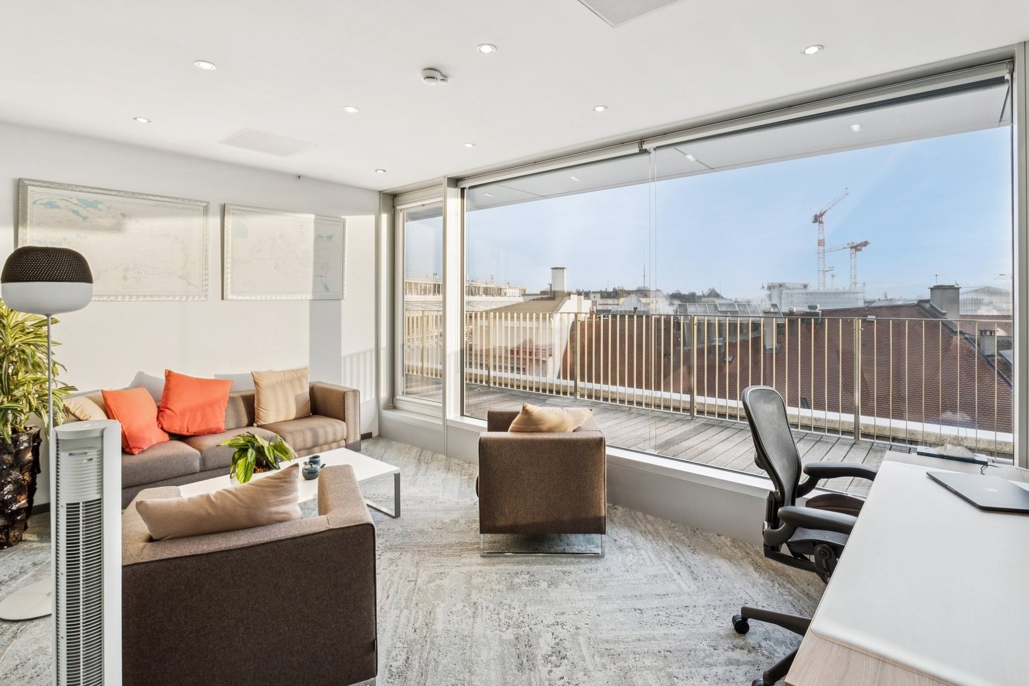 913m² office, photo 3 of 10
