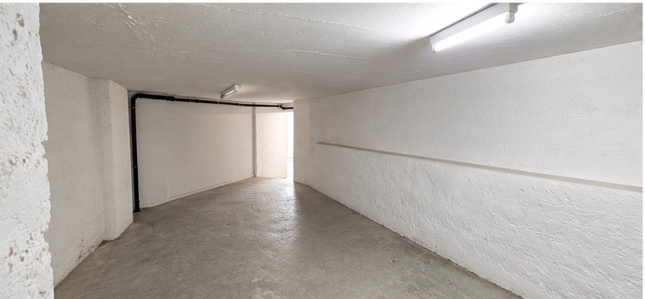 100m² commercial, photo 3 of 5