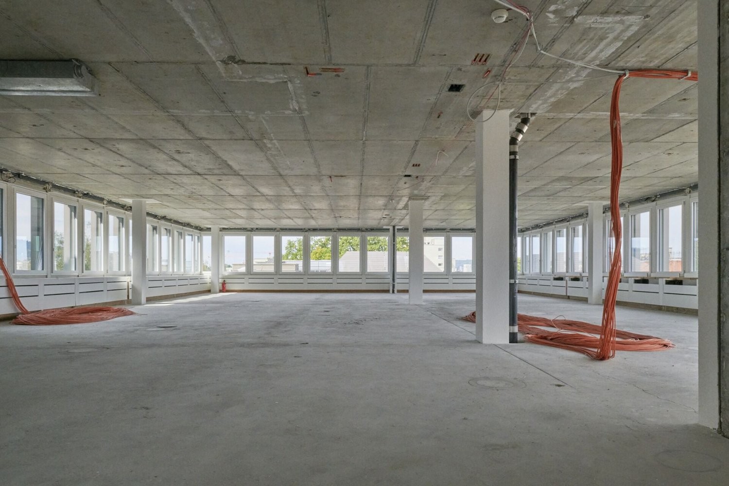 1839m² office, photo 3 of 10