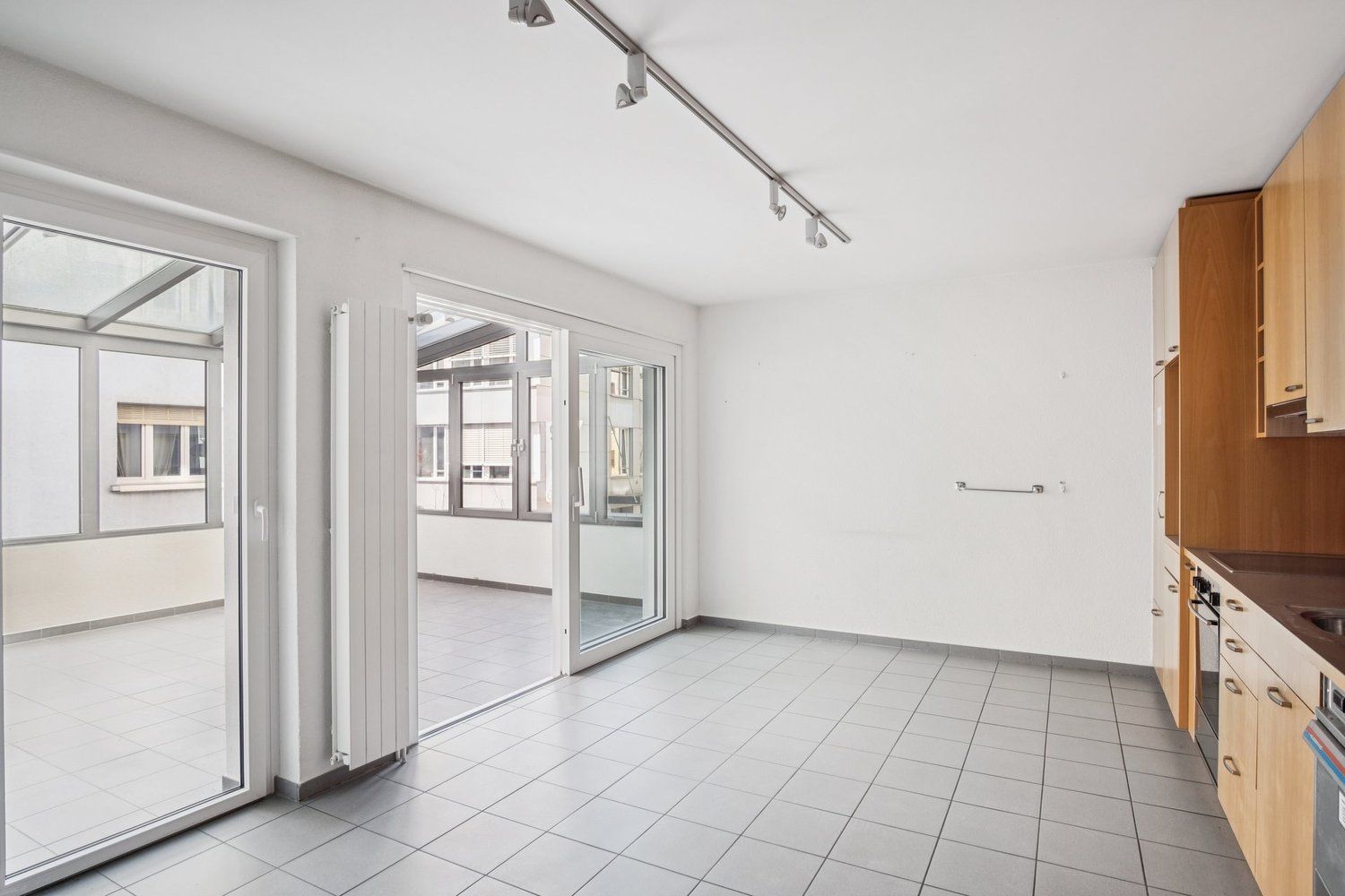 346m² office, photo 3 of 5