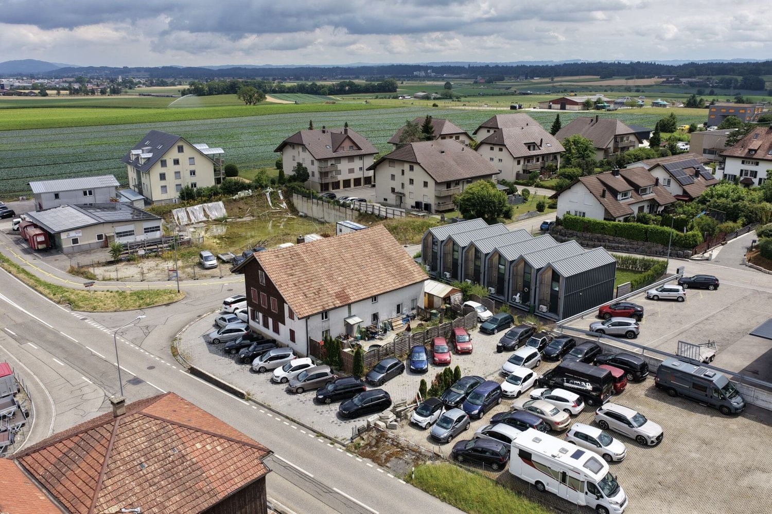 261m² workshop