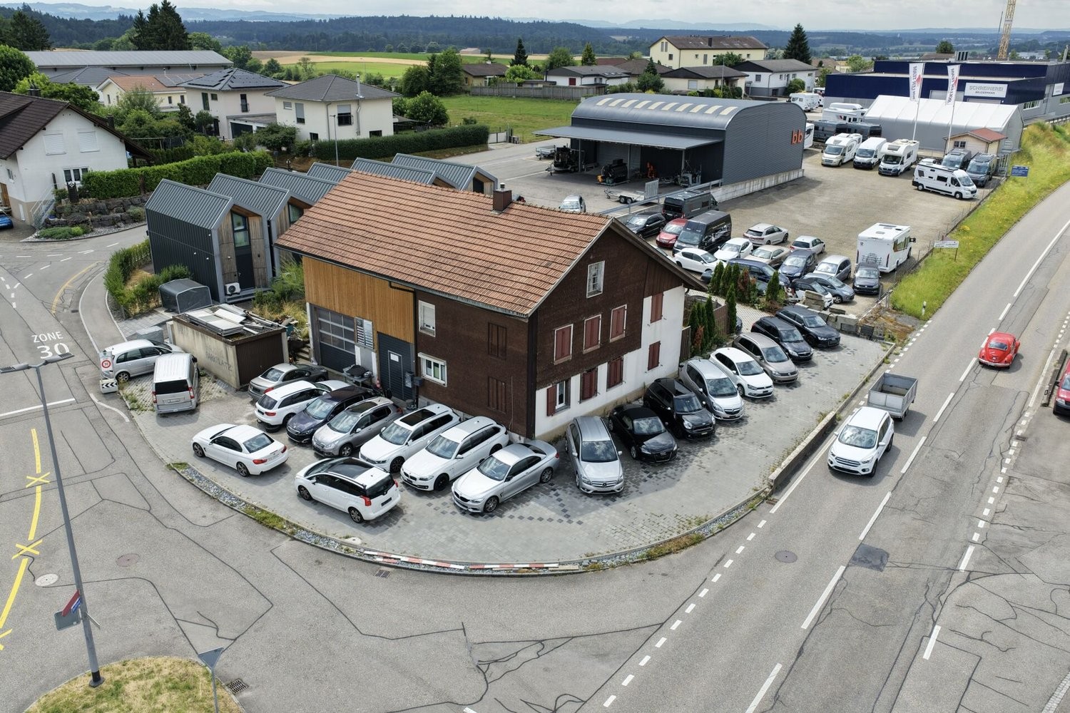 261m² workshop