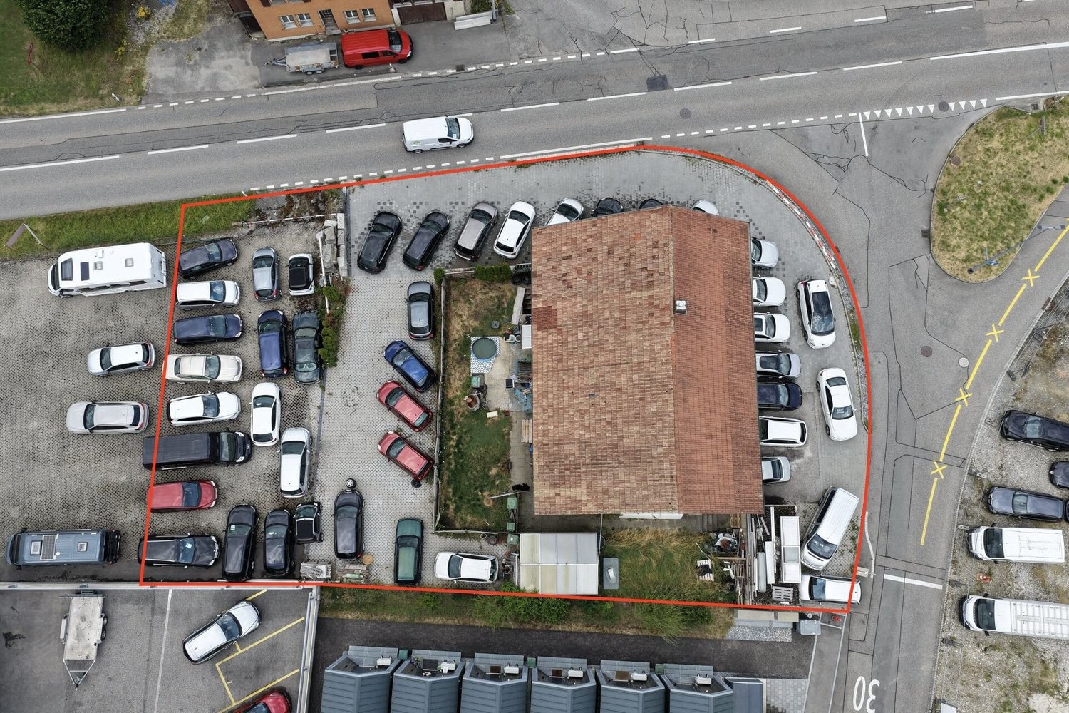 261m² workshop
