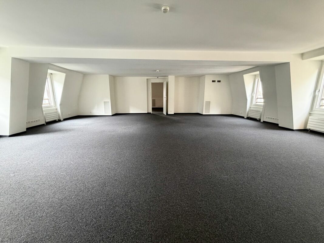 1306m² office, photo 8 of 10
