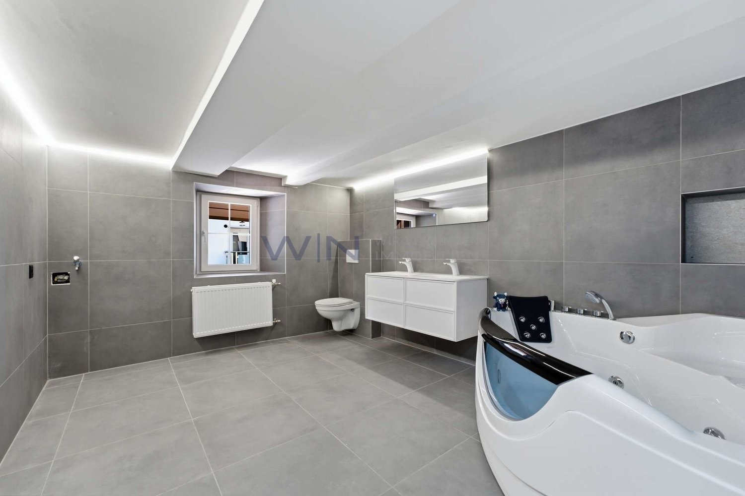 7 ½ rooms multi family house, photo 1 of 10