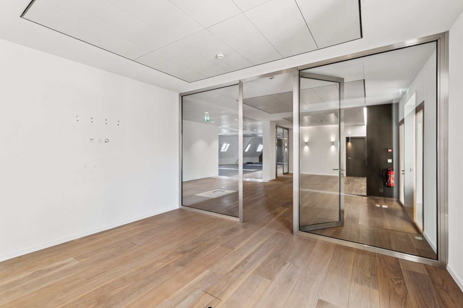 337m² office, photo 7 of 9