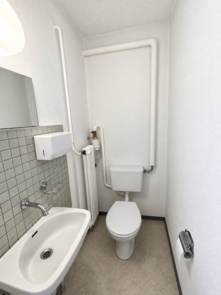 190m² commercial