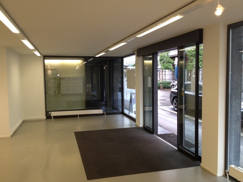 96m² shop, photo 2 of 5