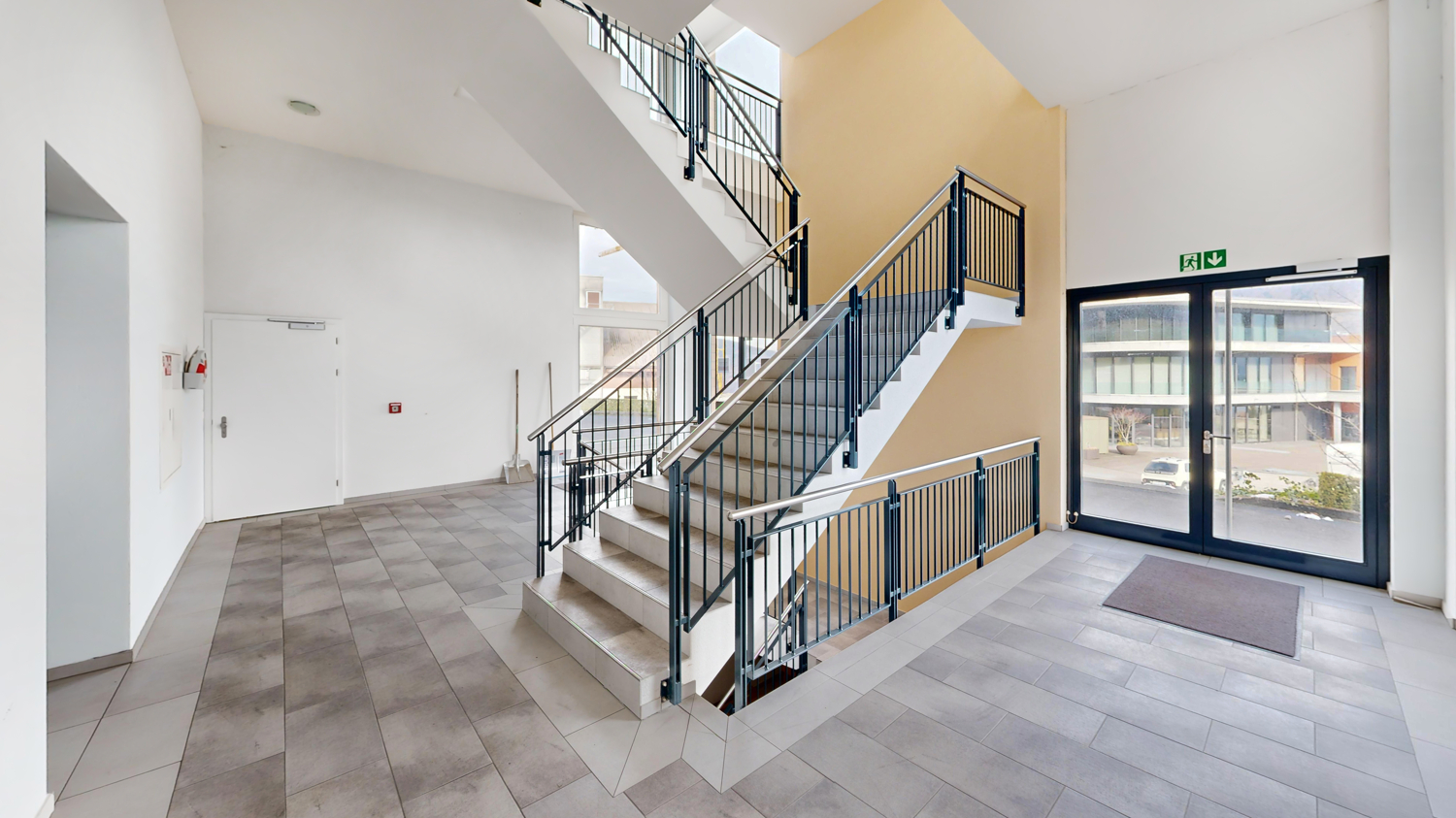 697m² office, photo 5 of 10