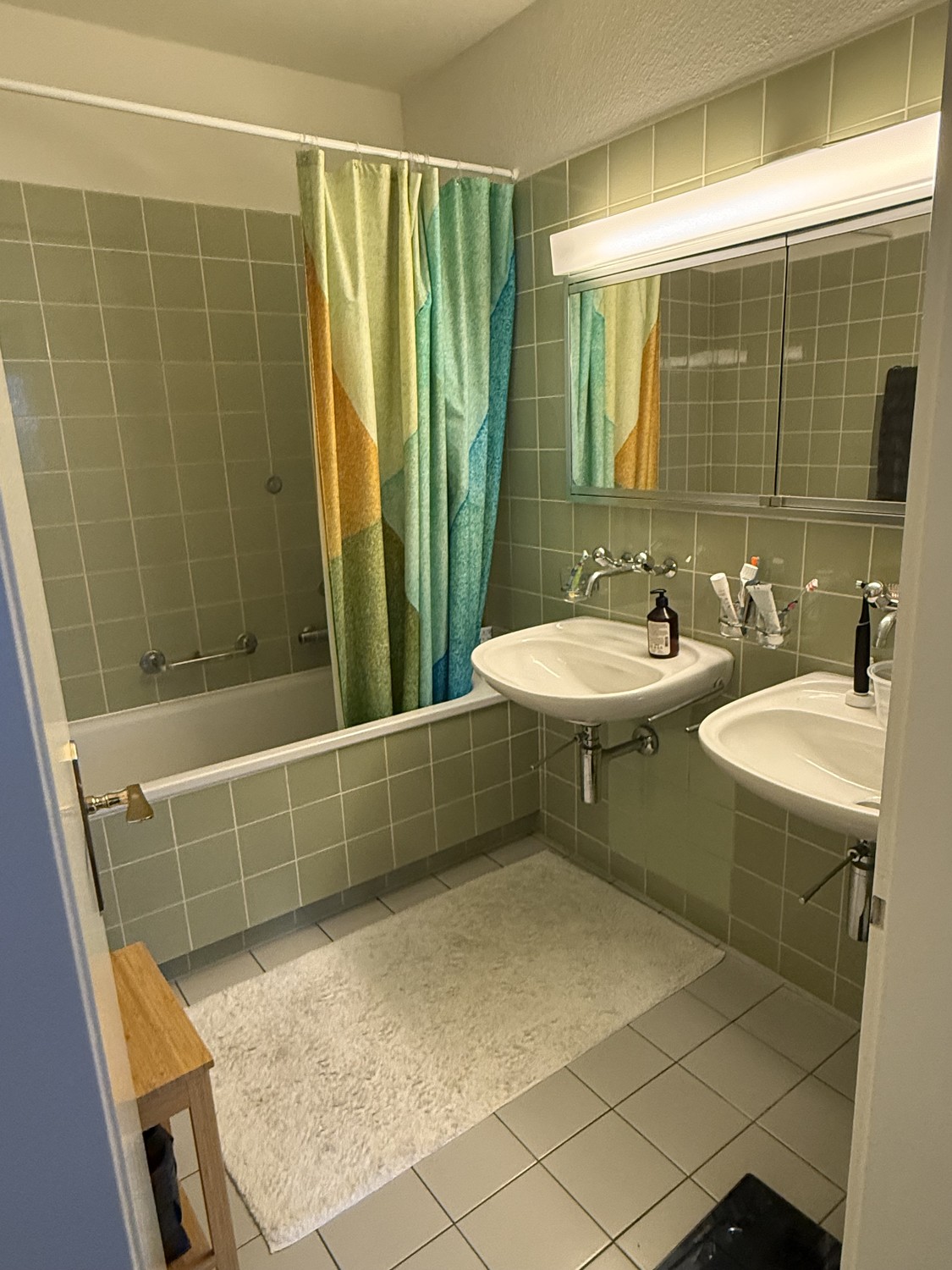 5 rooms apartment