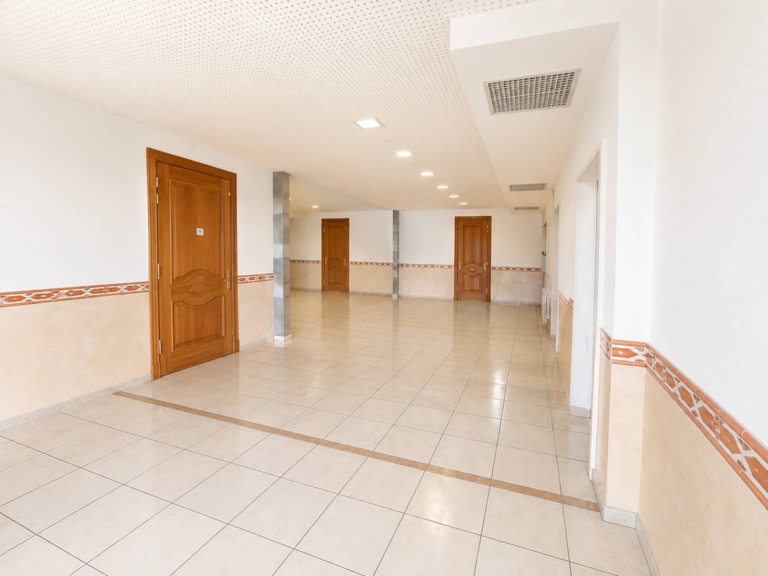 200m² office, photo 2 of 5