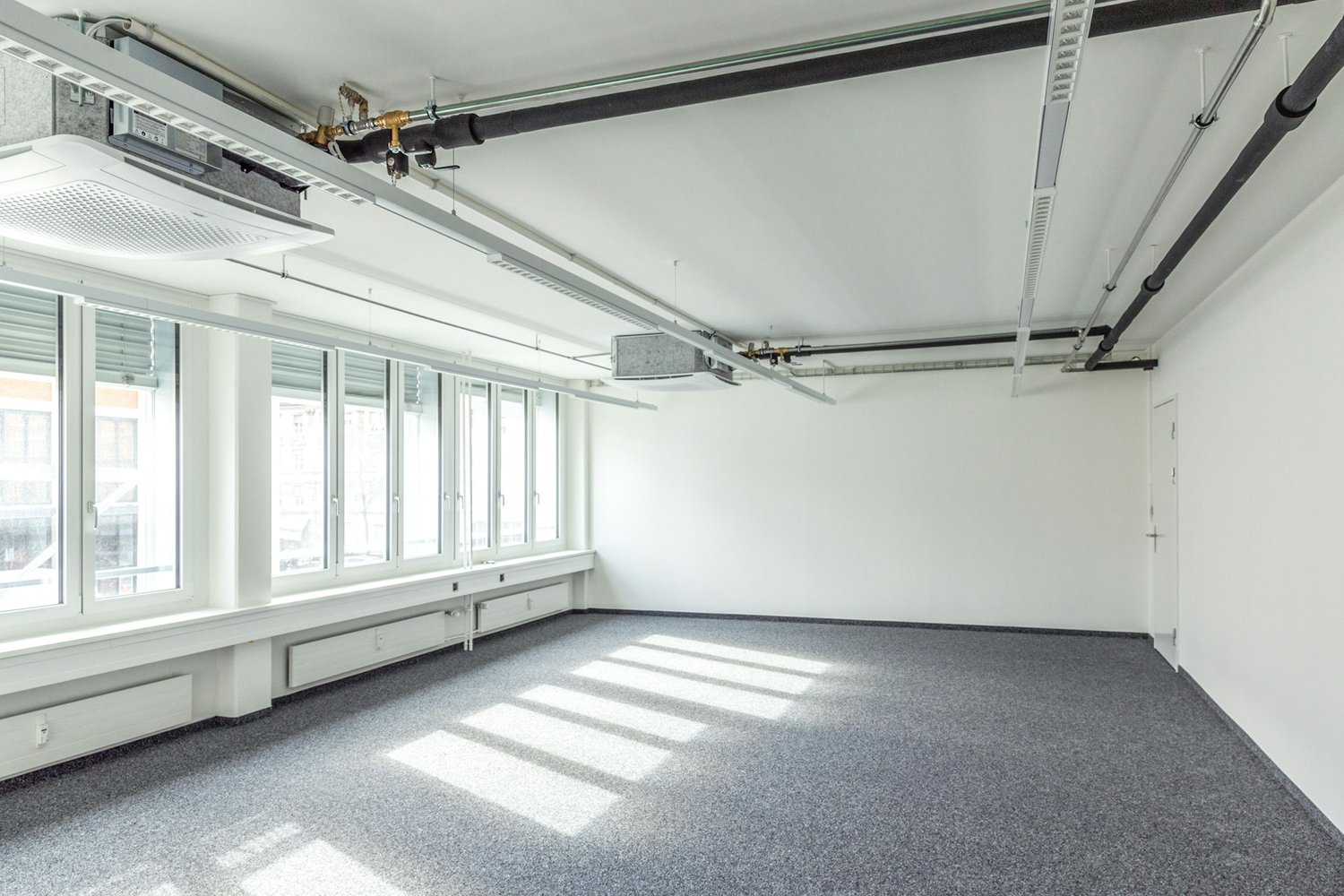460m² office, photo 8 of 9