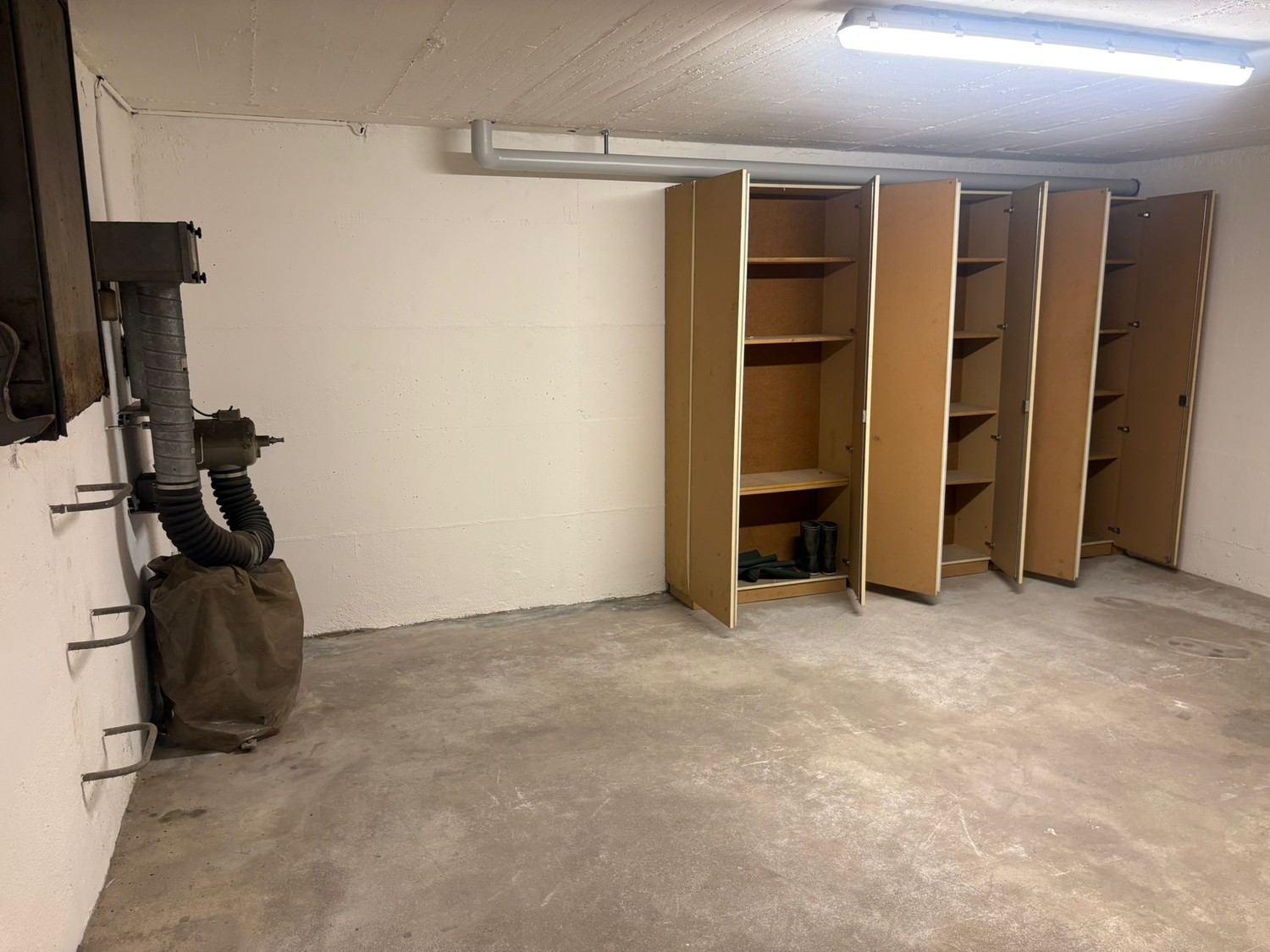 99-99m² commercial