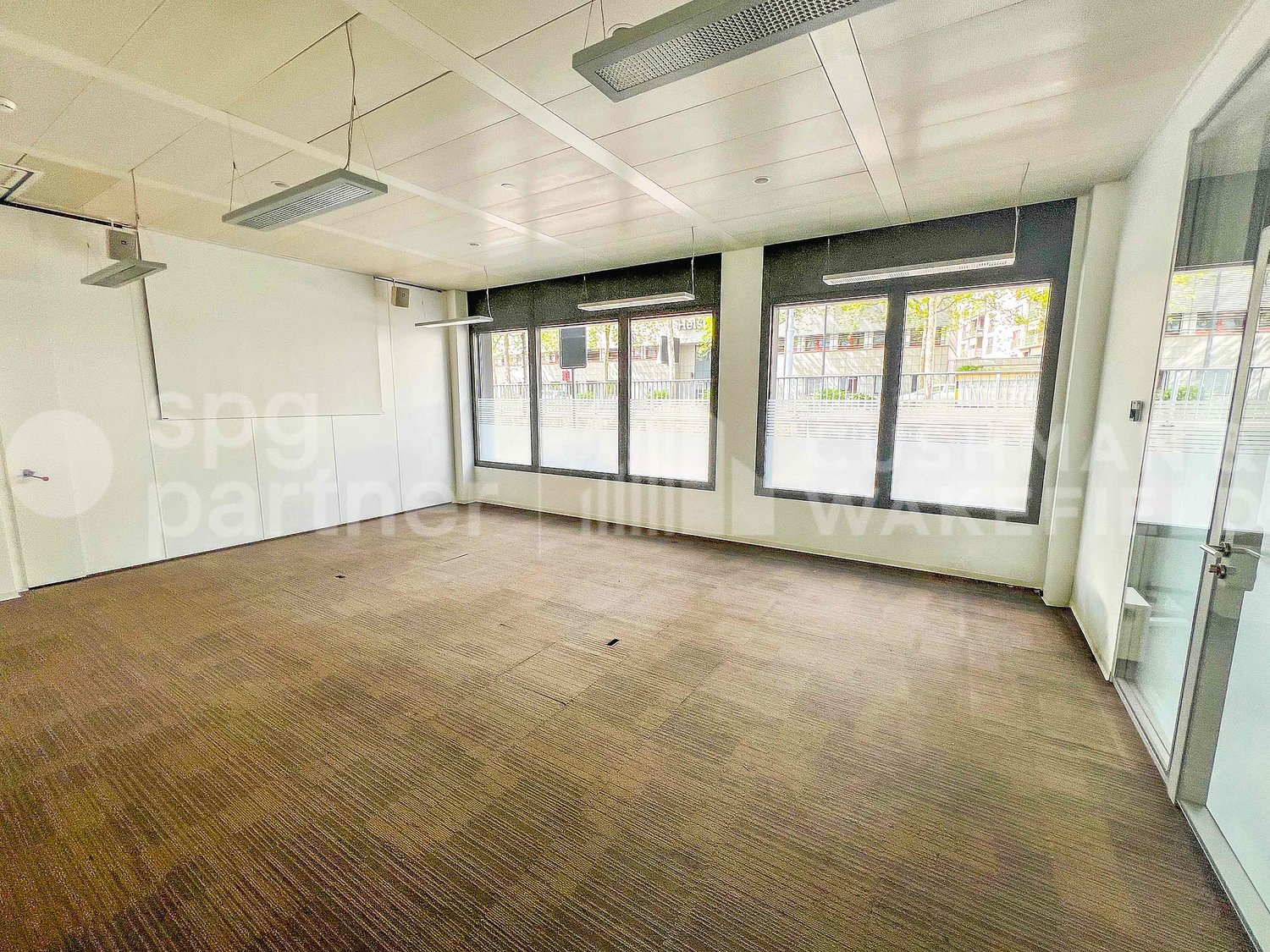 210m² office, photo 9 of 10
