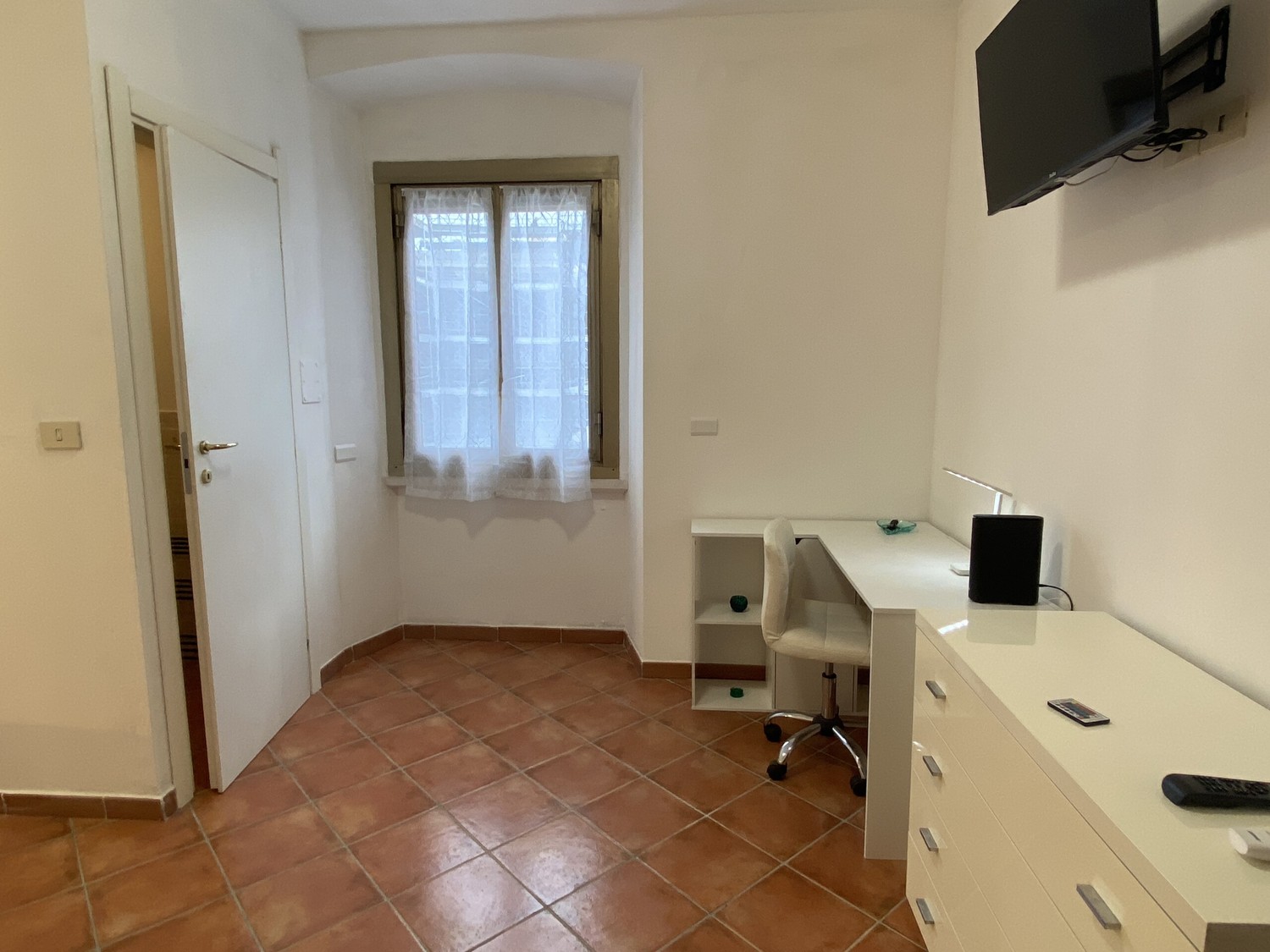 1 room apartment, photo 2 of 10