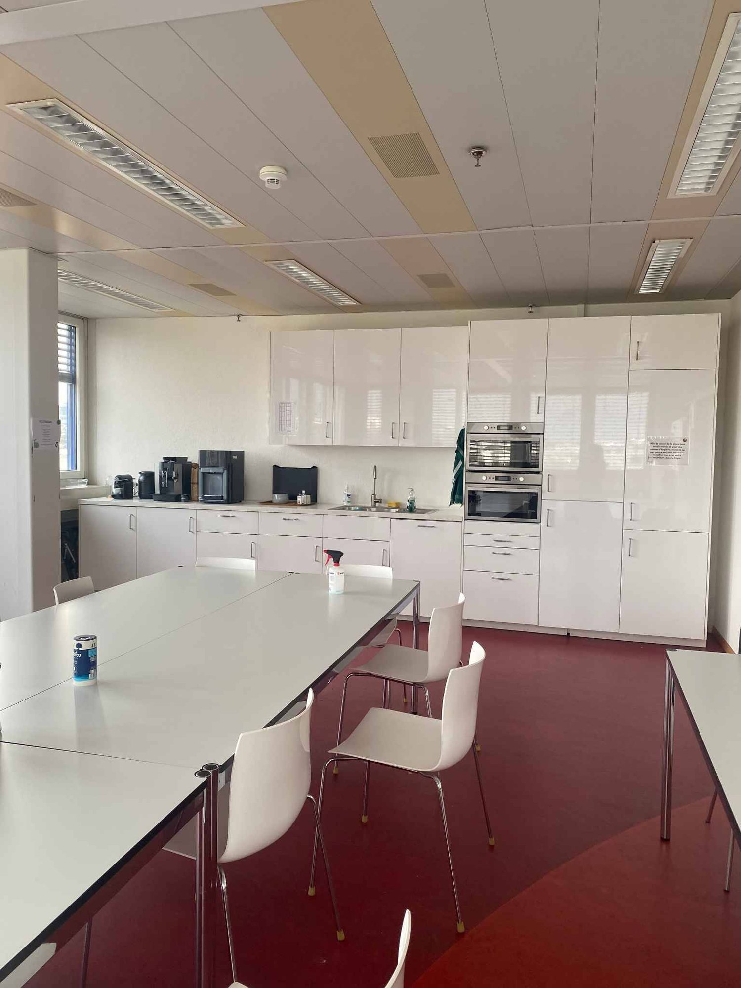 130m² office