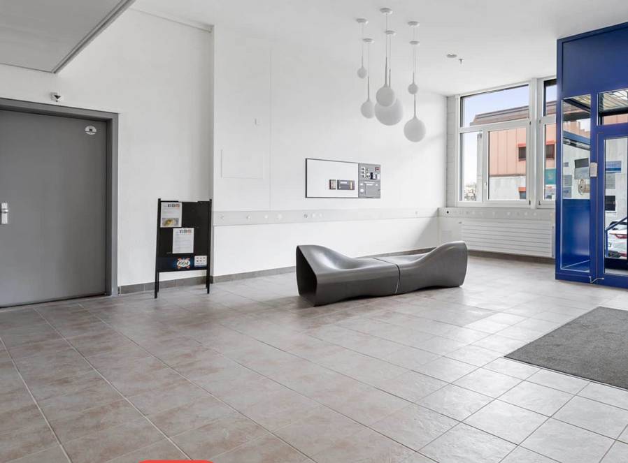 130m² office