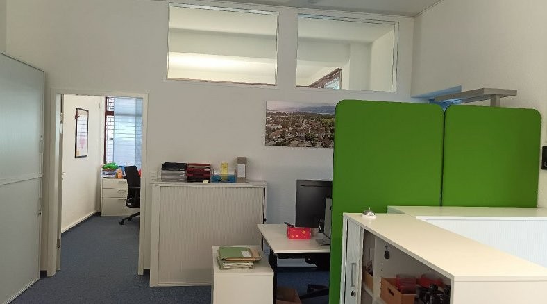 112m² shop, photo 3 of 8