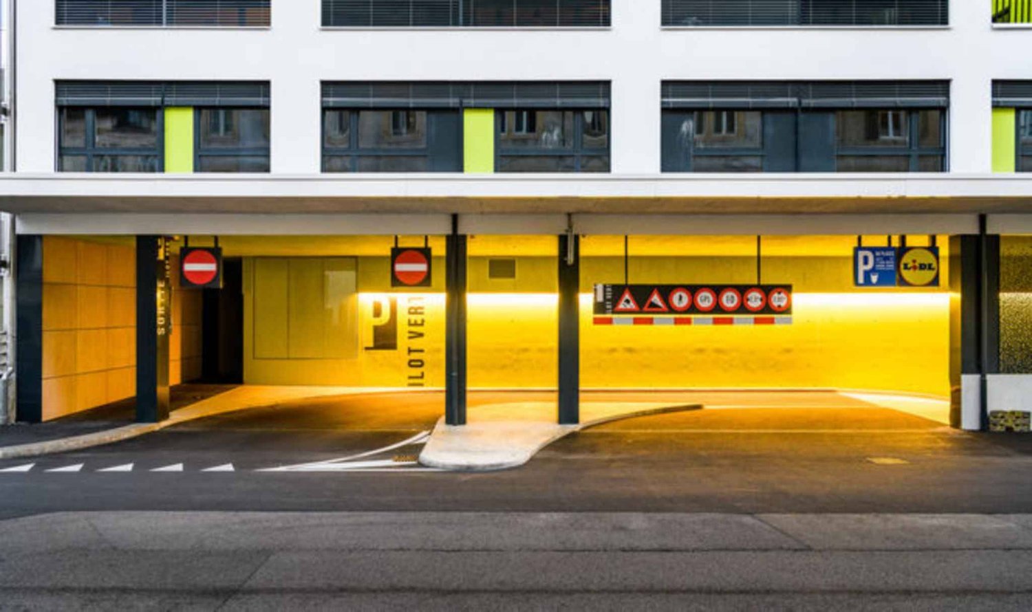 339m² arcade, photo 4 of 5