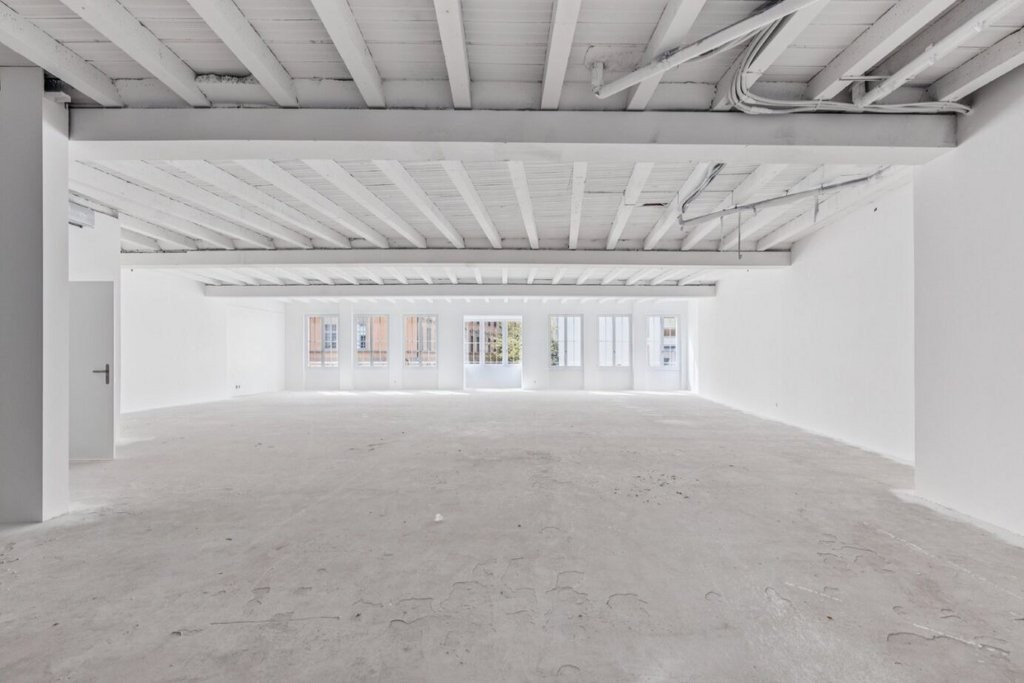 241m² office, photo 1 of 6