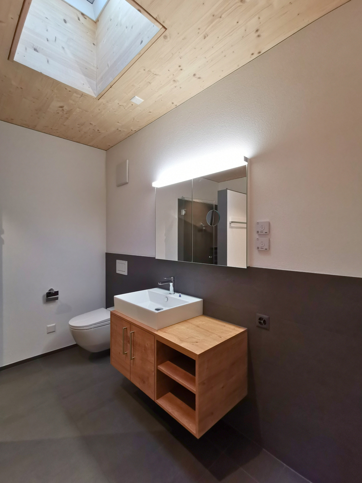 2 ½ room attic flat