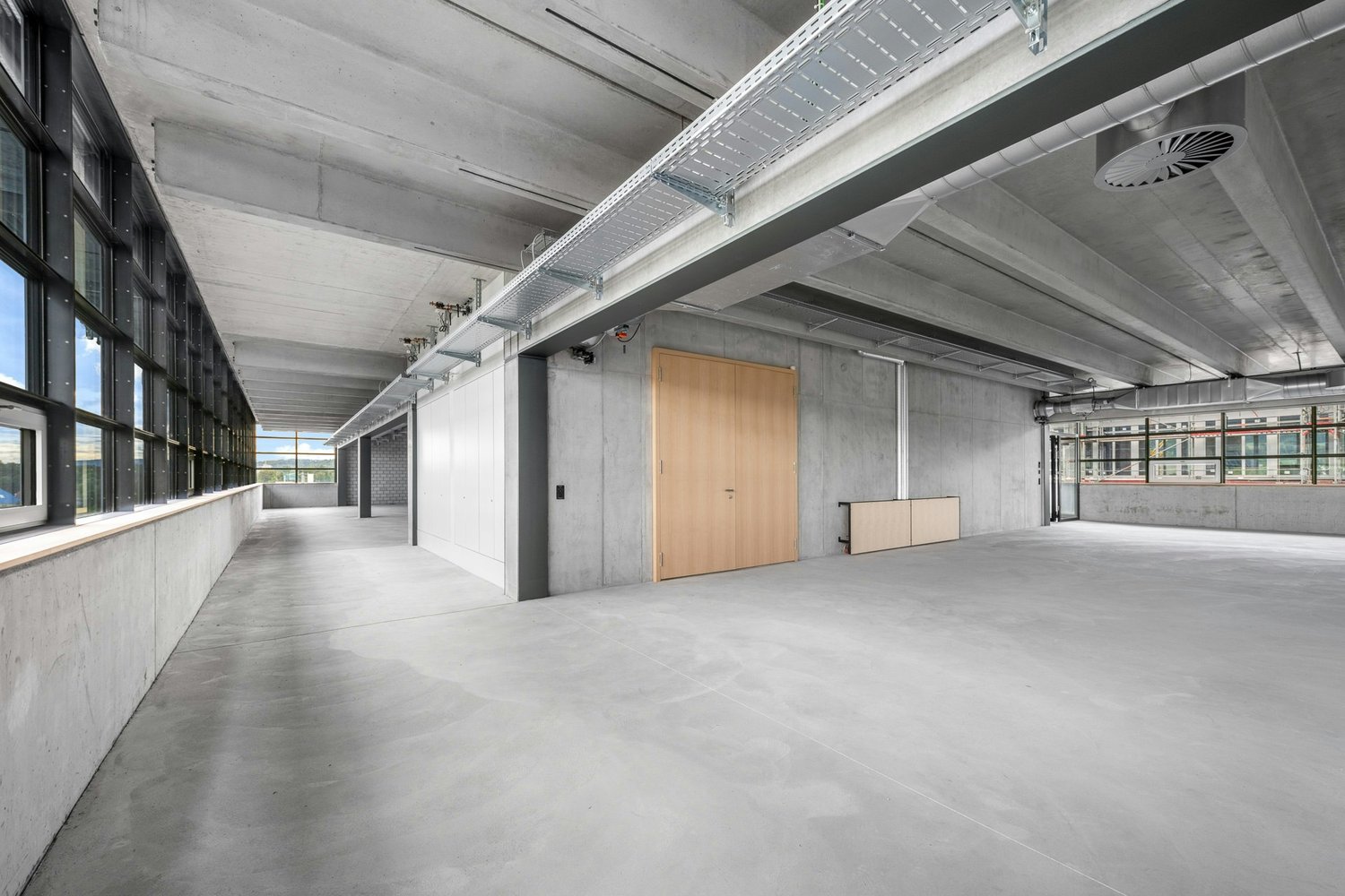 300m² office, photo 5 of 10