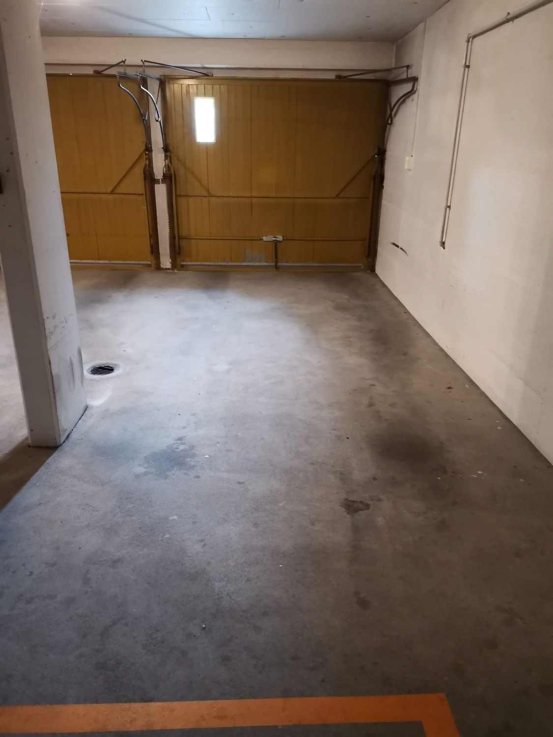 Garage, photo 1 of 3