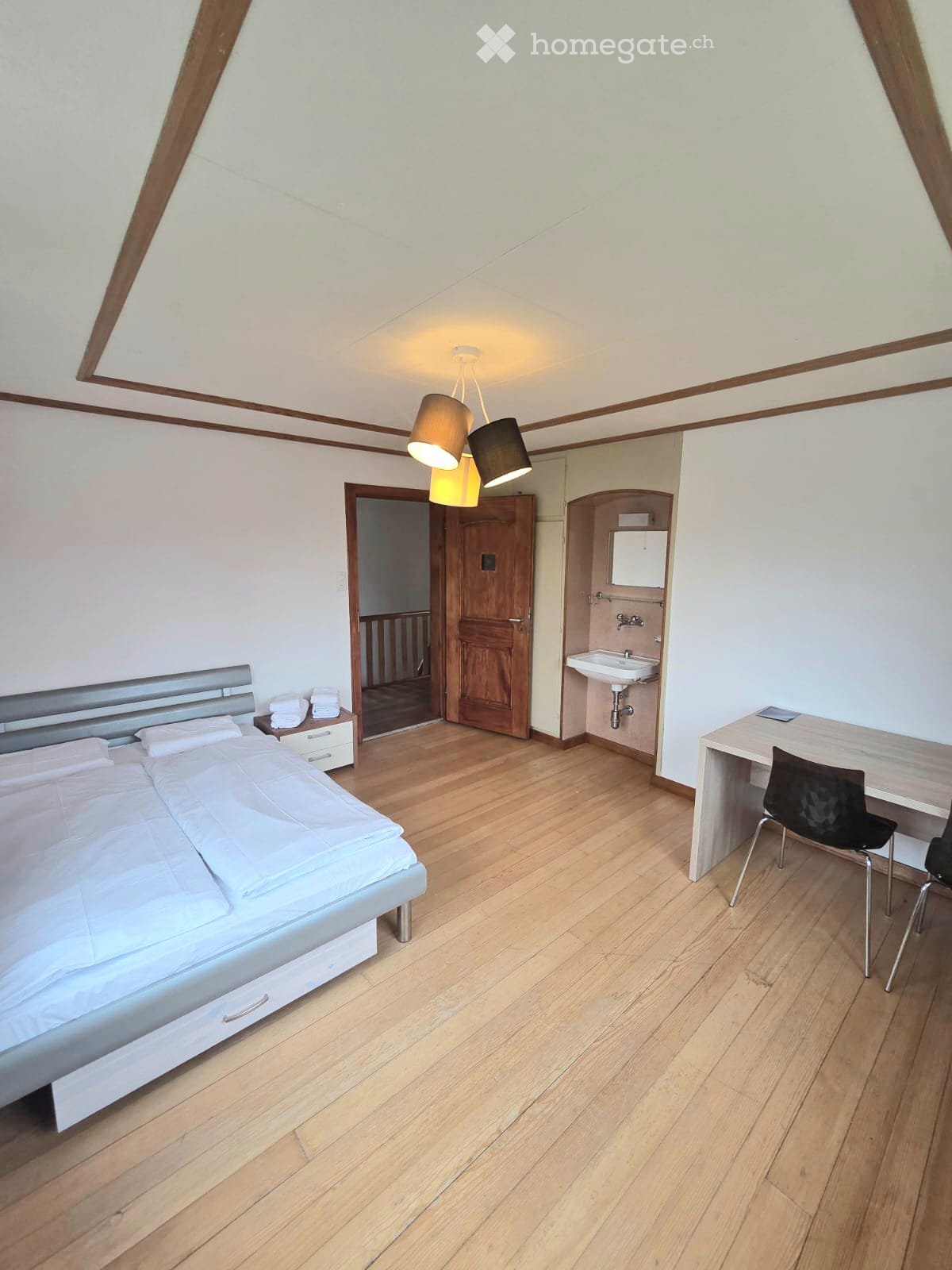 Room in a single-family house for rent:

- furnished
- incl. washing machine and tumble dryer
- shared bathroom
- shared kitchen
- Beinwil am See train station 5 minutes on foot

No administration
No deposit
No extract from the debt enforcement register, photo 1 of 5