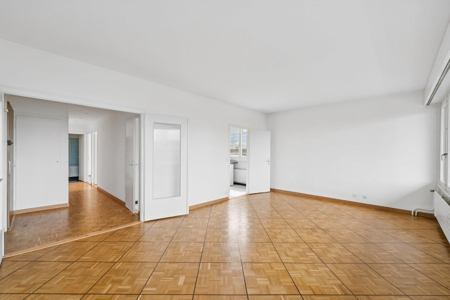 4 rooms apartment, photo 2 of 8