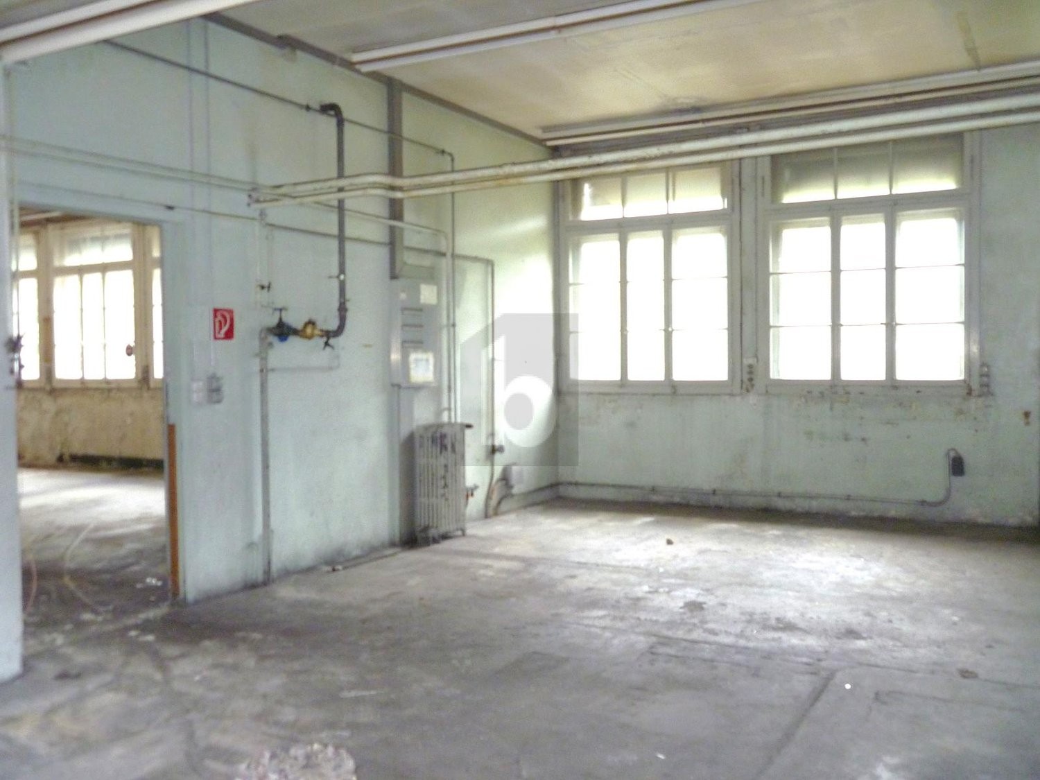 250m² industrial object, photo 2 of 4
