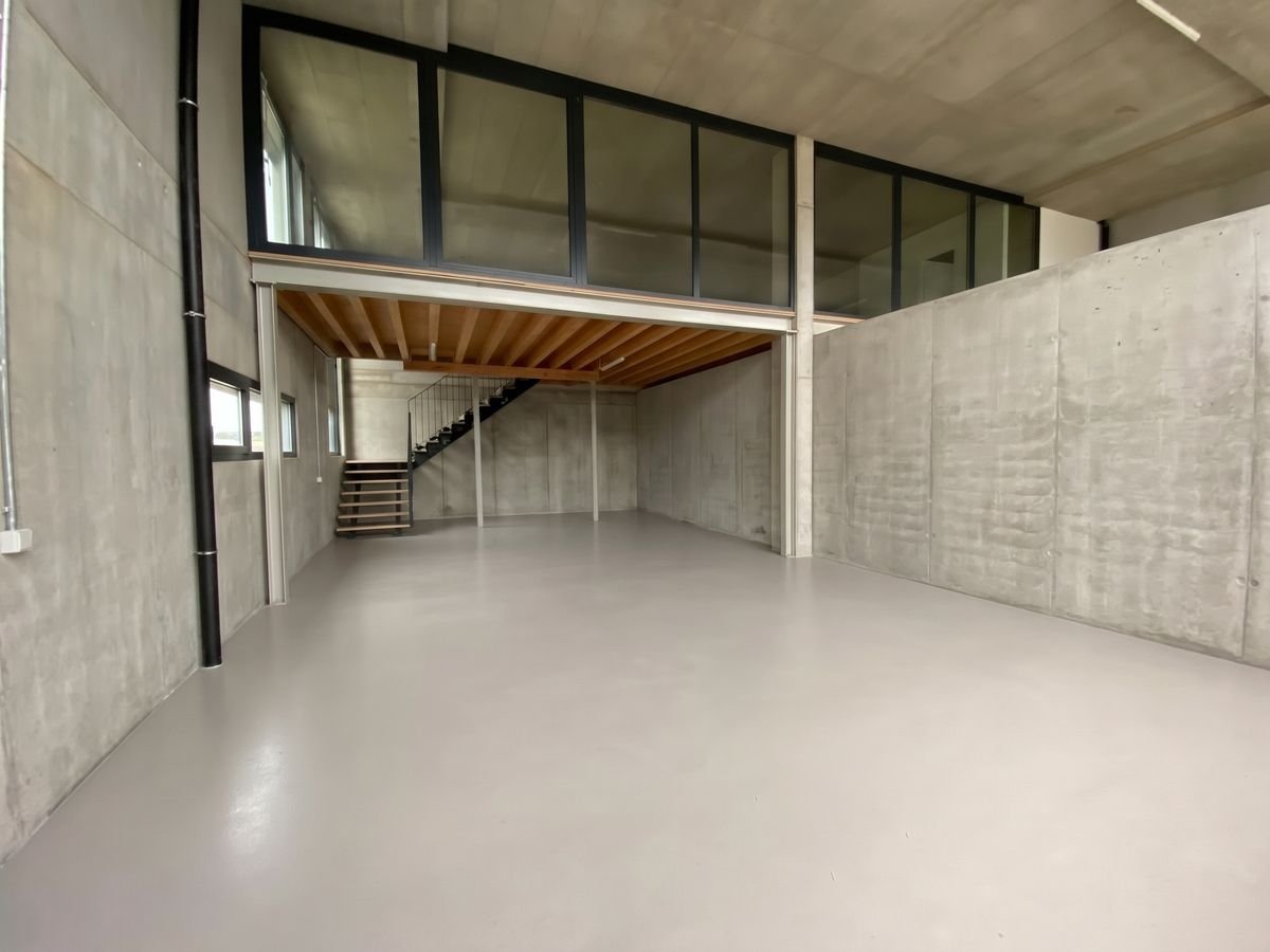 125m² industrial object
