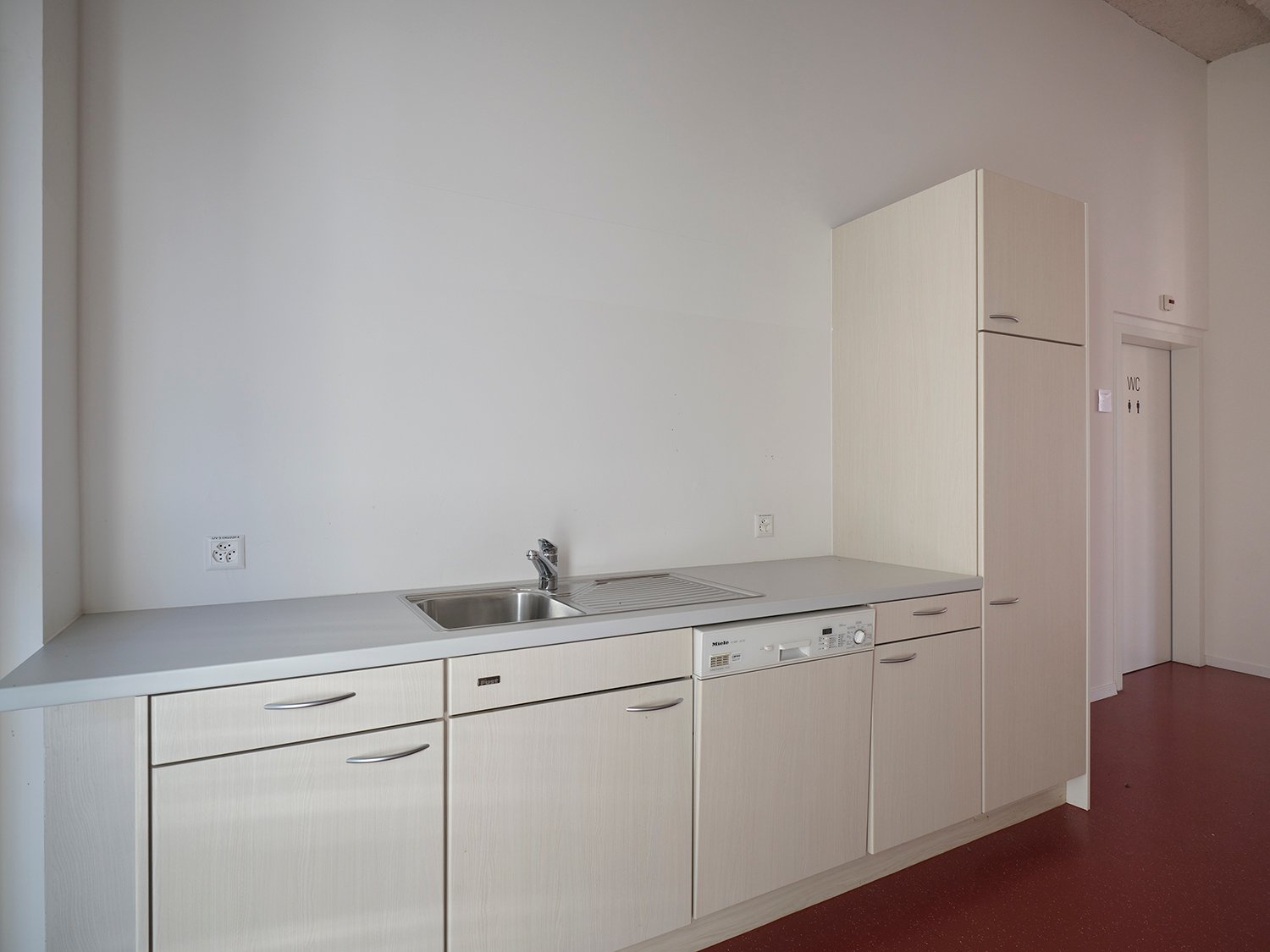 1100m² commercial, photo 5 of 10