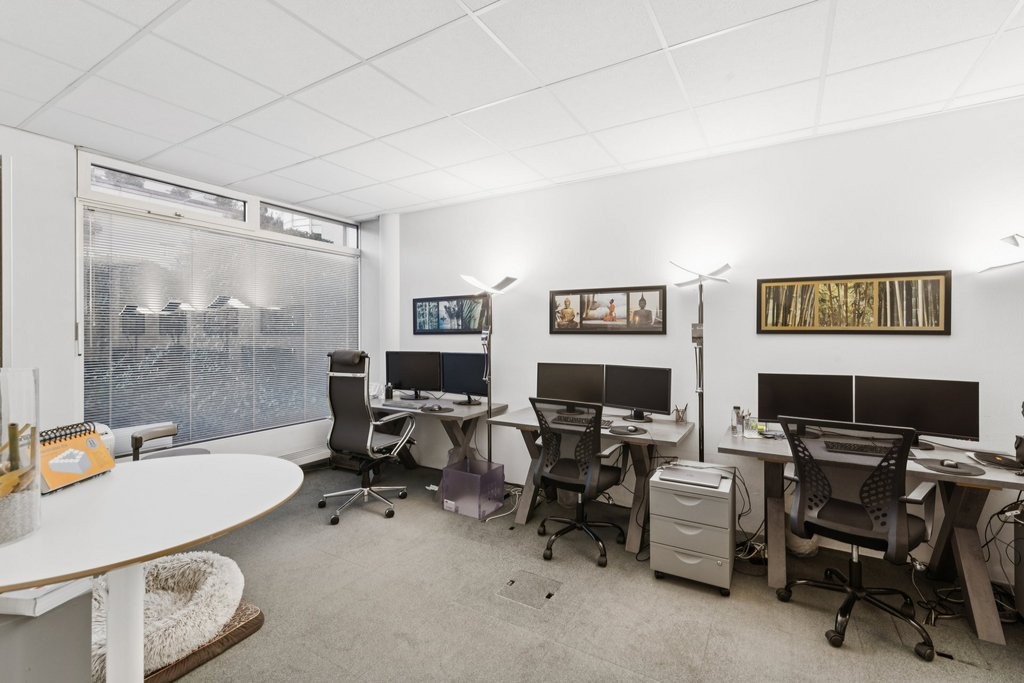 103m² office, photo 2 of 10