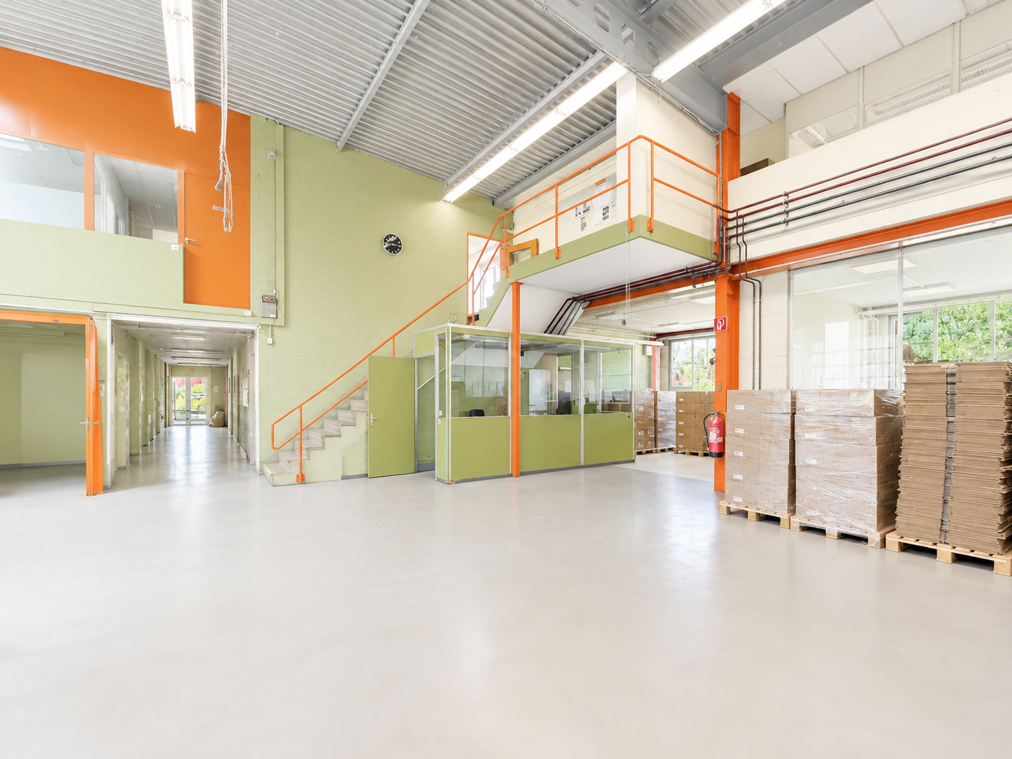 1300m² industrial object, photo 6 of 10