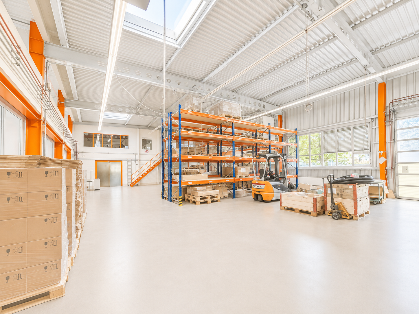 1300m² industrial object, photo 3 of 10